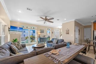 Family Tides Beach House - 8