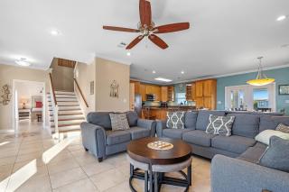 Family Tides Beach House - 4