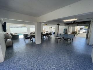 3bed, 2bath Townhouse with Pool, close to the Beach - 4