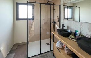 Awesome Home In Creances With Wifi - 9