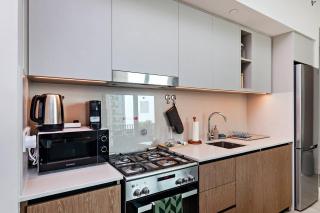 Homey 1BR apartment in Creek Harbour - 2