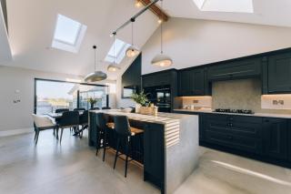 Luxury holiday home with HOT TUB - 3