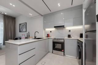 Cozy 1BR apartment Binghatti Canal Business Bay - 8