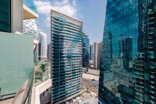 Convenient 1BR apartment in Business Bay - 8