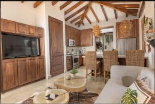 Bright Modern Home with Beach Club Access and Walking Distance to the Beach - 5