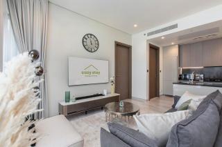 High-Rise 1BR Apartment with Burj Khalifa view - 5