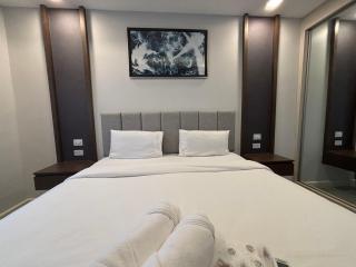 Serenity Grand Pool Villa Pattaya-5BR Private Pool - 4