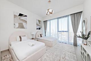 Luxury 2BR Apartment Burj Khalifa View in Al Safa - 2