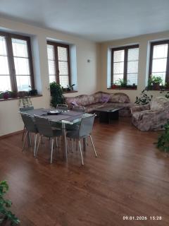 Villa Homestay Nad Helmrovkou - 2