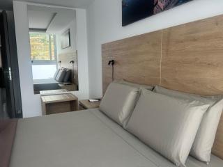 Stunning Seaview Penthouse with Sun Terrace - 4