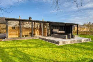 Victorian retreat within a private estate - 4