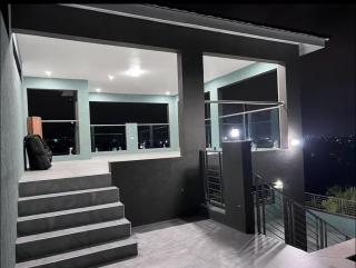 Bright&Modern Rooftop Pool Paradise - 8