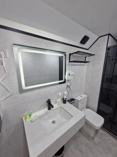 Glamping Georgia - Mukhrani Hills - 2