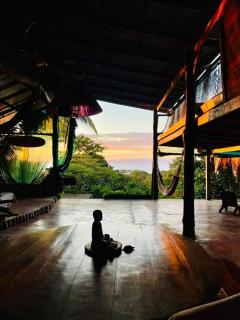 Open spacious house with stunning Peninsula view - 0