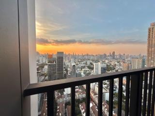 Private skyrise residence not yet fully furnished Thonglor - 9