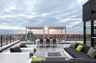 Jets Nest DT free PRK rooftop patio gym - 0