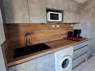 Appartement 2 pièces mezzanine accès plage, parking privé ! - FR-1-326-831 - 1