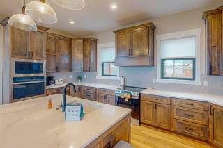 Bear Lake Retreat - 2