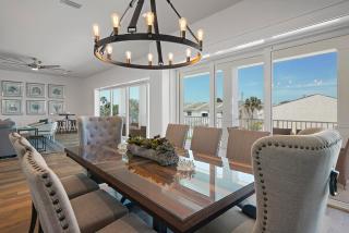 Castawaves - Massive Luxurious Home Near the Beach with Large Outdoor Pool Area & Putting Green - 5