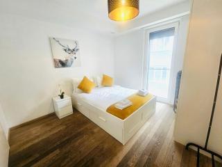 City chic living two bedroom apartment - 4