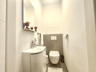 City chic living two bedroom apartment - 8