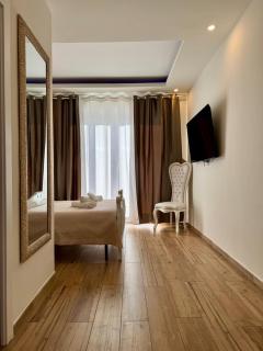 Attractive Room - 6 - 9