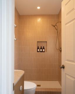 Curated Central Location LA - 8