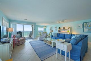 Crystal Dunes 401 - Ocean Front Condominium with Pool & Includes Beach Chairs - 5