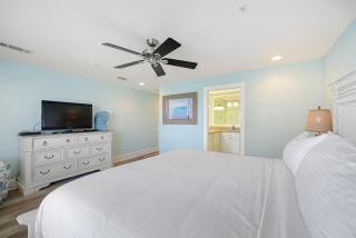 Crystal Dunes 401 - Ocean Front Condominium with Pool & Includes Beach Chairs - 4