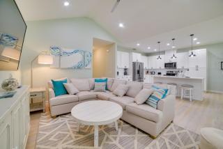 West End Home with Yard Less Than 1 Mi to Beach Access! - 3