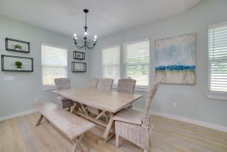 West End Home with Yard Less Than 1 Mi to Beach Access! - 2