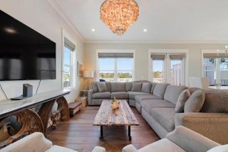Don't Worry Beach Happy - Lakefront Vacation Home Near the Beach with a Private Pool - 8
