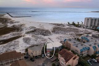 Dolphin Cove - Gulf Front Townhome with Private Outdoor Area - 7