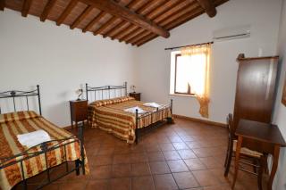 Agriturismo Santarcangelo with shared pool and relaxing view - 6