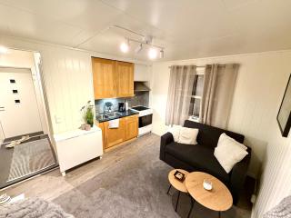 Aurora Stay - Cathedral and Cablecar view - Tromsø - 2