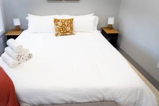 Bright Apartment with Free Parking Near NYC - 3