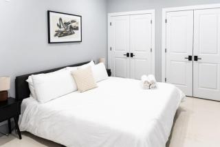 Quick NYC Access with Free Parking Two Bedrooms Near NYC - 5