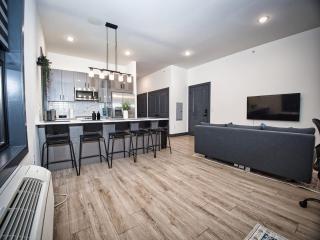 Explore New York City-20 Minutes Away With Parking - 8