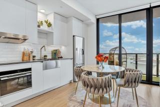 Luxury Miami Skyview with Free Parking - 6