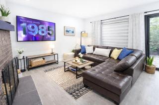 Family 3BR Home King Bed Close to Everything - 0