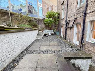 The Garden Flat - 1
