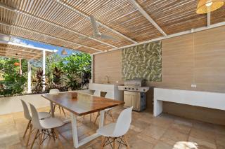 Peaceful Jungle Escape with Private Pool - 1