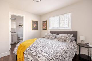 719 Mid-Town Retreat - 8