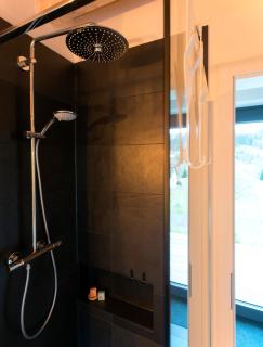 Modernes, ökologisches Design Ferienhaus in der Eifel Vulkaneifel I 2 Schlafzimmer, Sauna, Yoga & Kaminofen, schnelles WLAN & Arbeitsplatz - 1