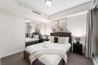 DUSK a Luxury 2Bed 2Bath CBD Sky Home with Pool Parking and Spa - 7