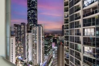 DUSK Luxury 2 Bedroom CBD Sky Home with Pool, Parking & Gym - 1