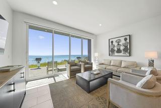 Esmeralda- Pet-Friendly Beachfront with Ocean Views, Rooftop Private Pool & Movie Theater - 2