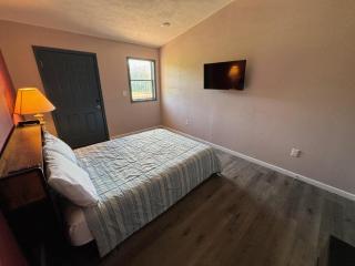 Four Seasons Lodging - 8