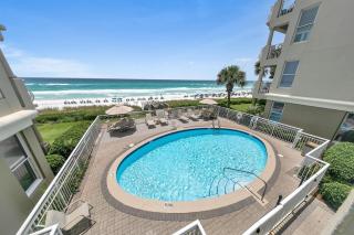 Grandview 202 - Gulf Front Home with Direct Beach Access & Shared Pool - 7