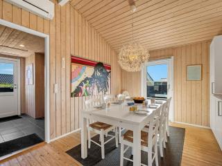 Holiday Home Hjalma - from the sea by Interhome - 1